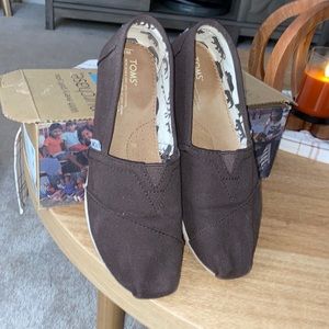 Toms Chocolate brown shoes